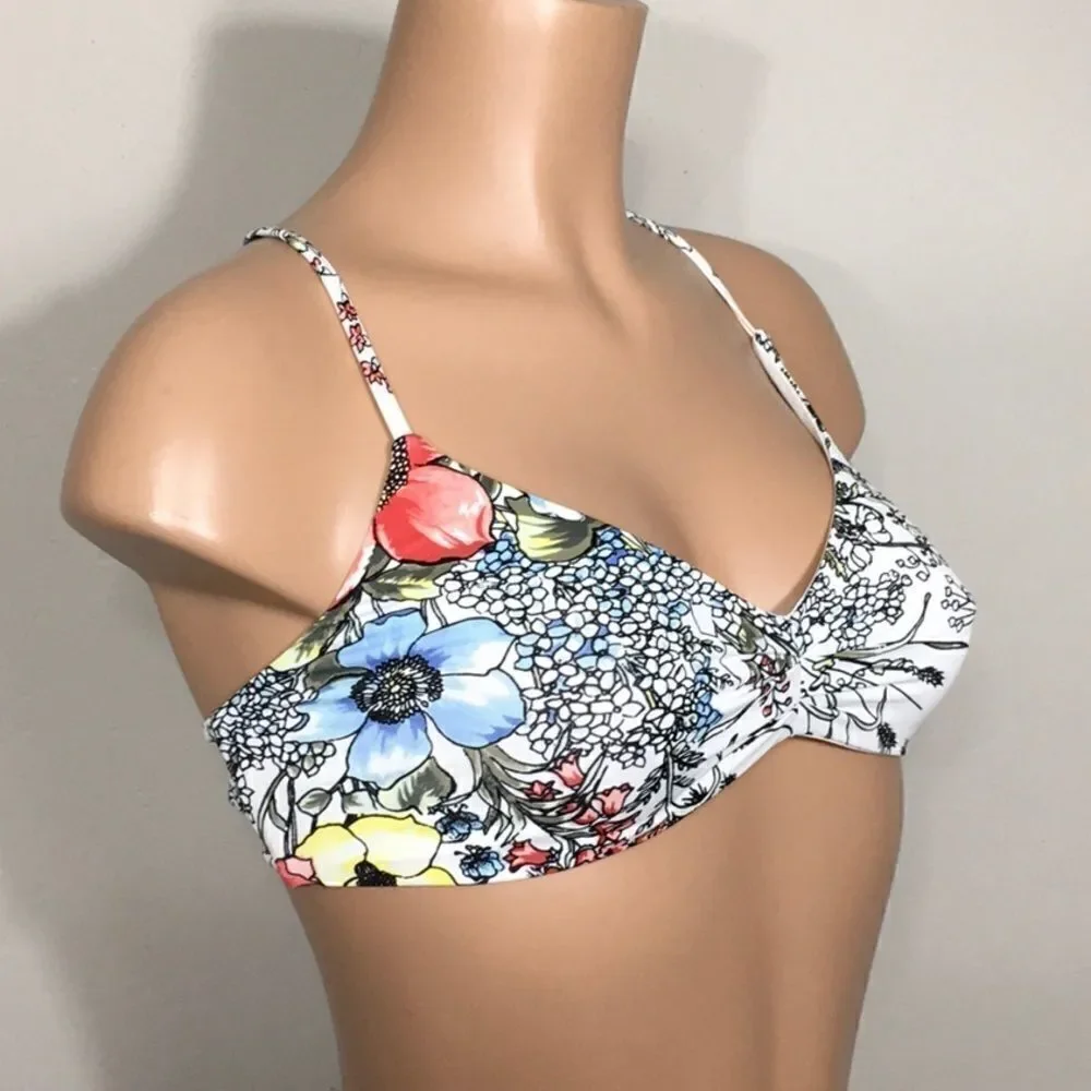 Vince Camuto reversible floral bikini top. NWT - Picture 5 of 12